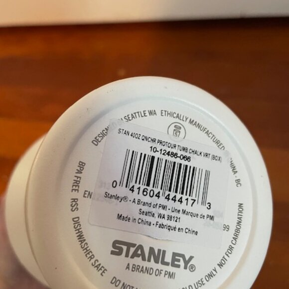 NEW Stanley Water Bottle Cold Flip Straw Quencher White Handle Hiking Athletic - Picture 6 of 13